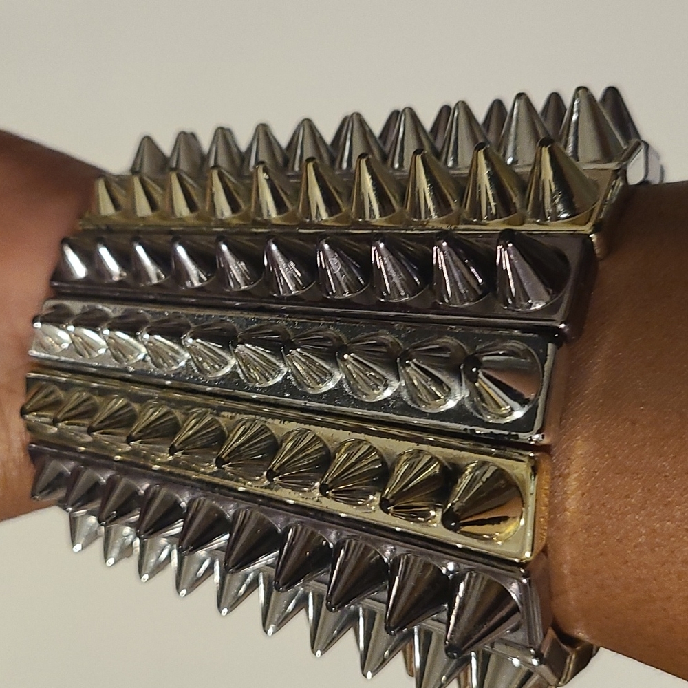 Spiked bracelet